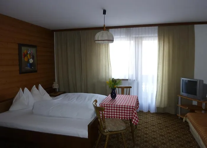 Hotel-pension Tasma 게스트하우스 2*