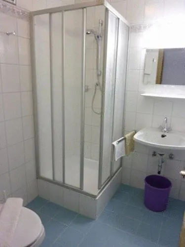 Hotel-pension Tasma 게스트하우스 2*